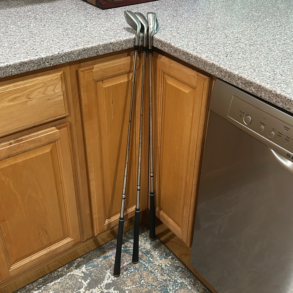 Adams Idea a12 Left Handed 7 Iron, 8 Iron & 9 Iron - Picture 10 of 10